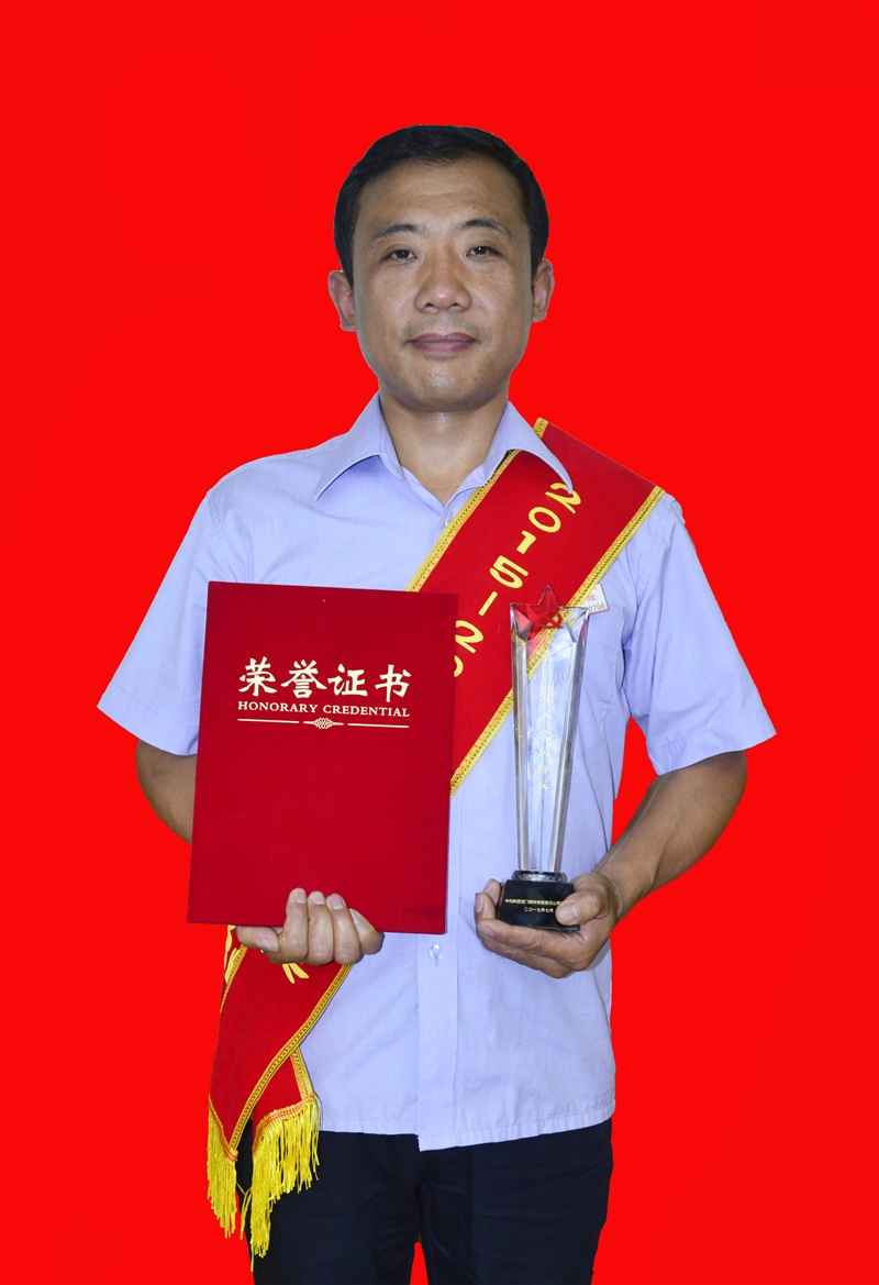 李建辉:小舞台缔造大效益