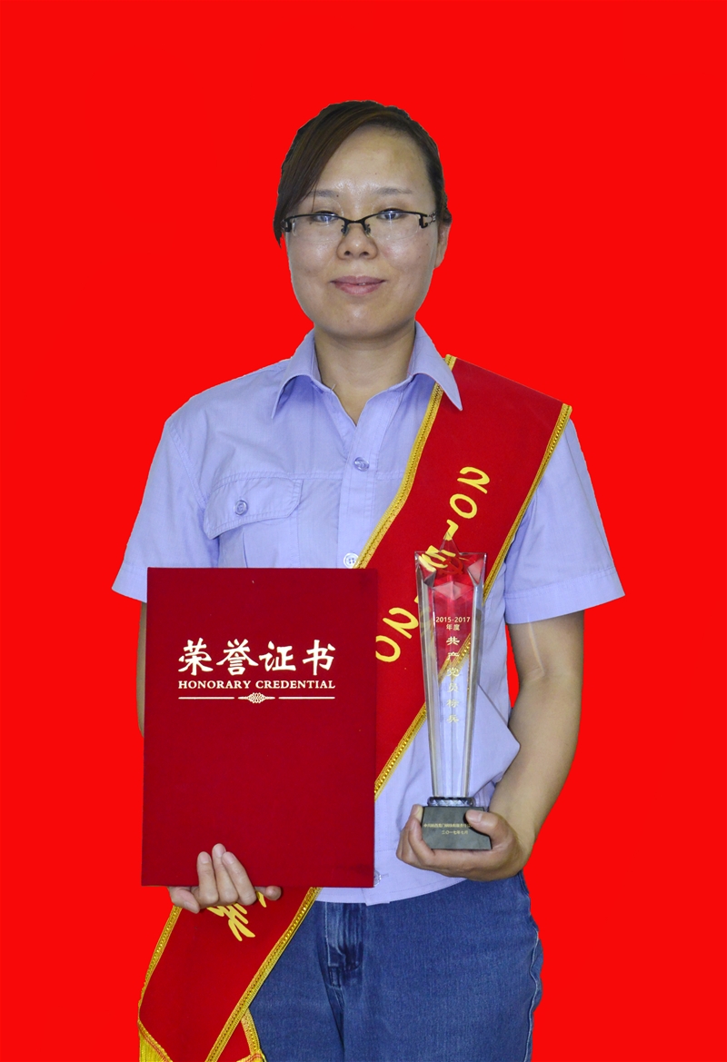 李树芳：心暖职工 情排挤钢