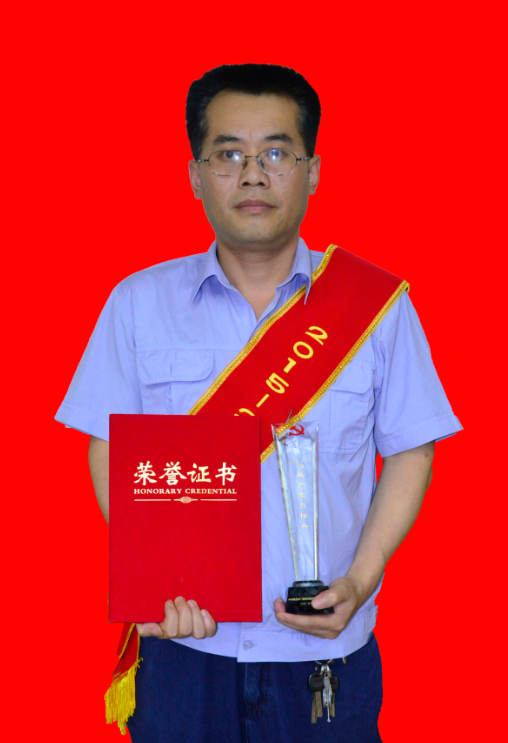 张争锋:守望台车  争当前锋 